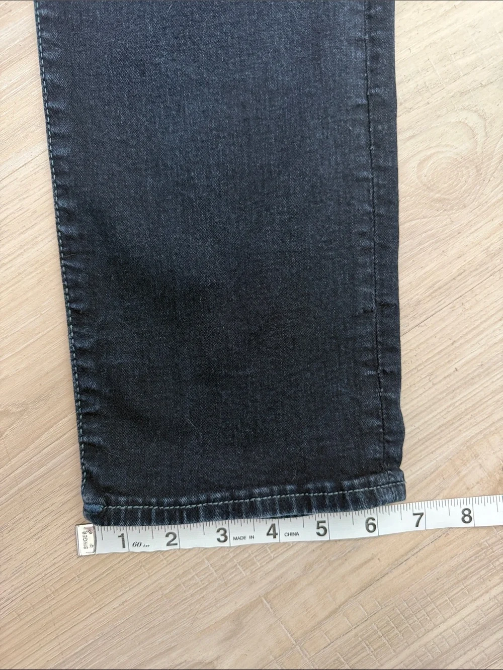 True Religion Dark Wash Rocco Relaxed Skinny Denim Jeans.  Sz 33